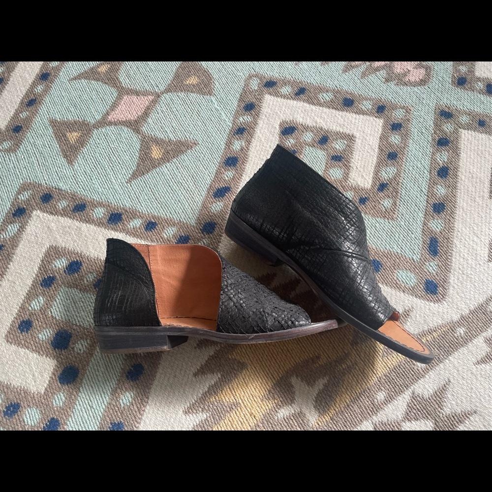 Black free people Mont Blanc sandals